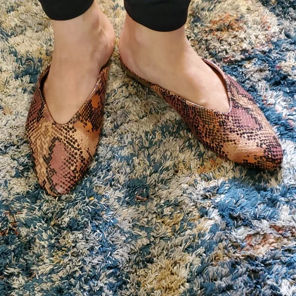 Snake print slip-on shoes - Picture 5 of 7
